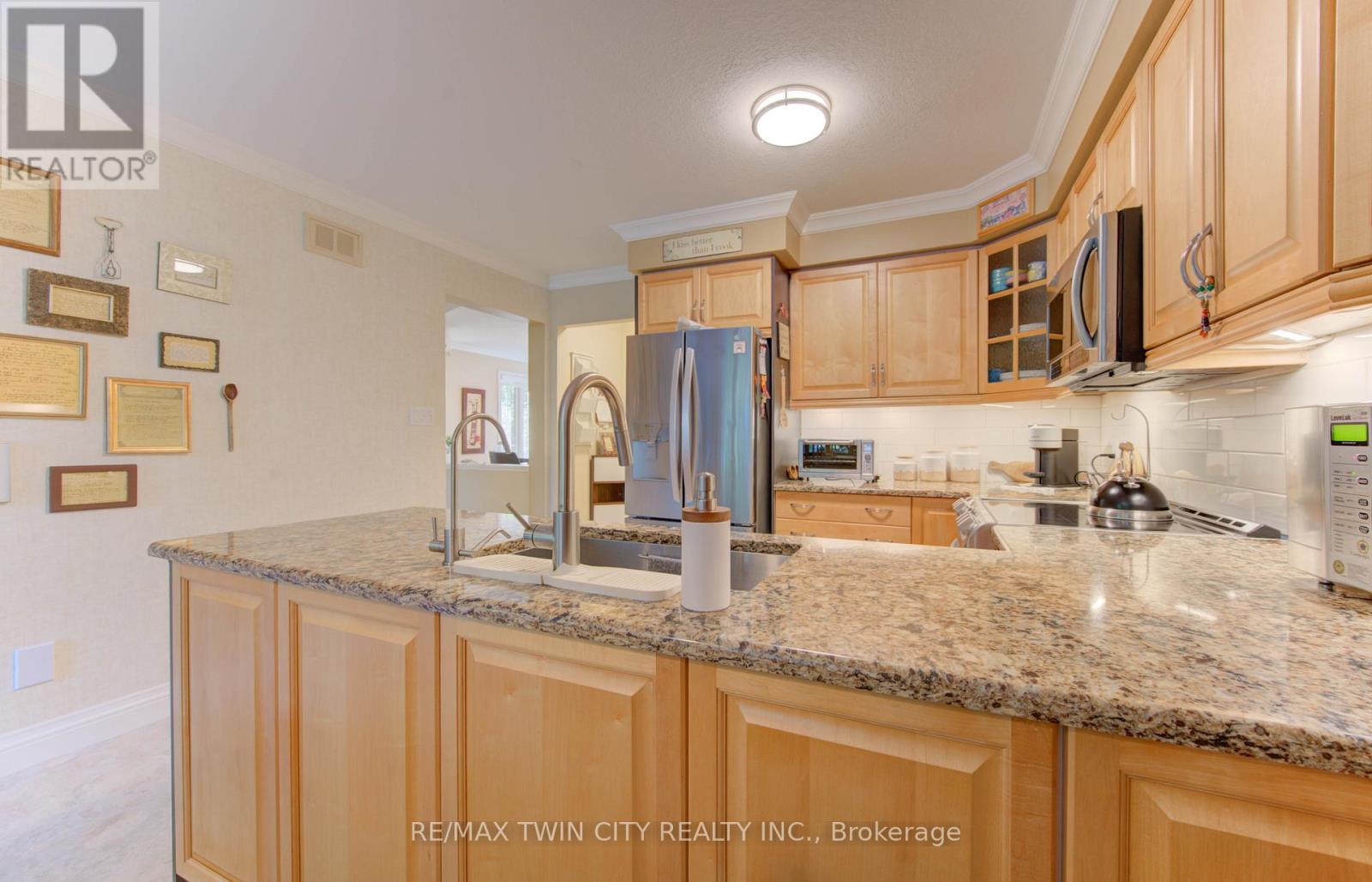 76 Candle Crescent, Kitchener, Ontario  N2P 2K8 - Photo 19 - X12714782