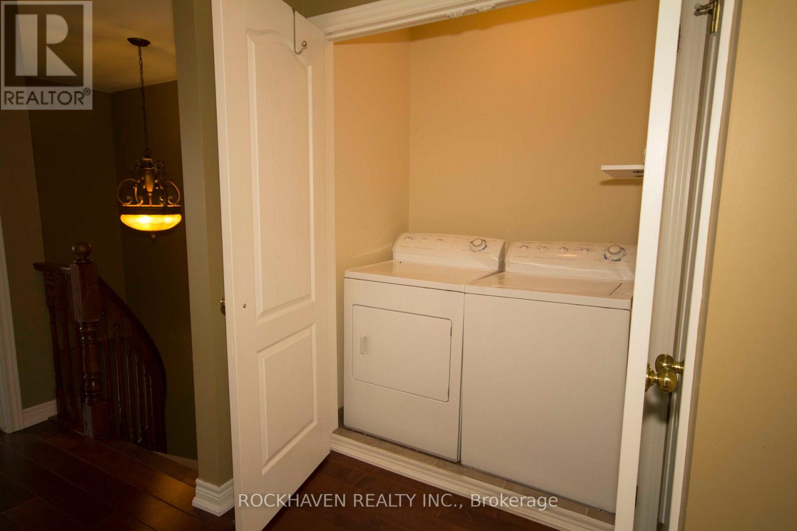 108 Marina Point Crescent, Hamilton, Ontario  L8E 0E4 - Photo 12 - X12714798