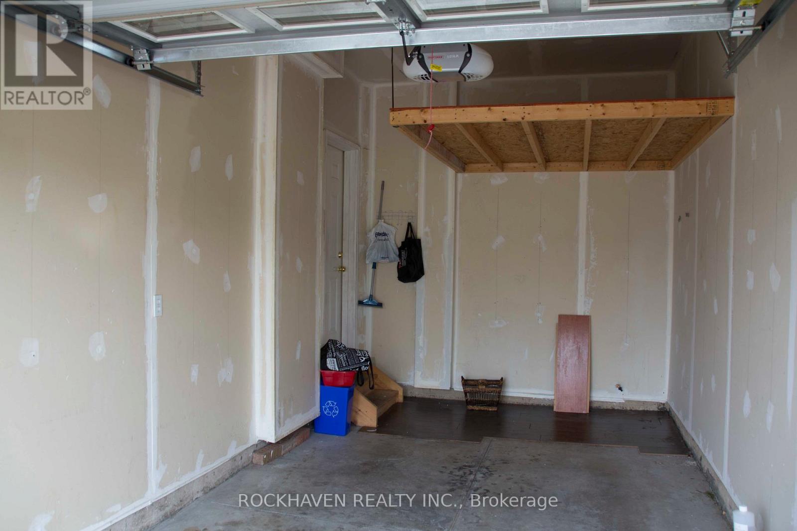 108 Marina Point Crescent, Hamilton, Ontario  L8E 0E4 - Photo 15 - X12714798