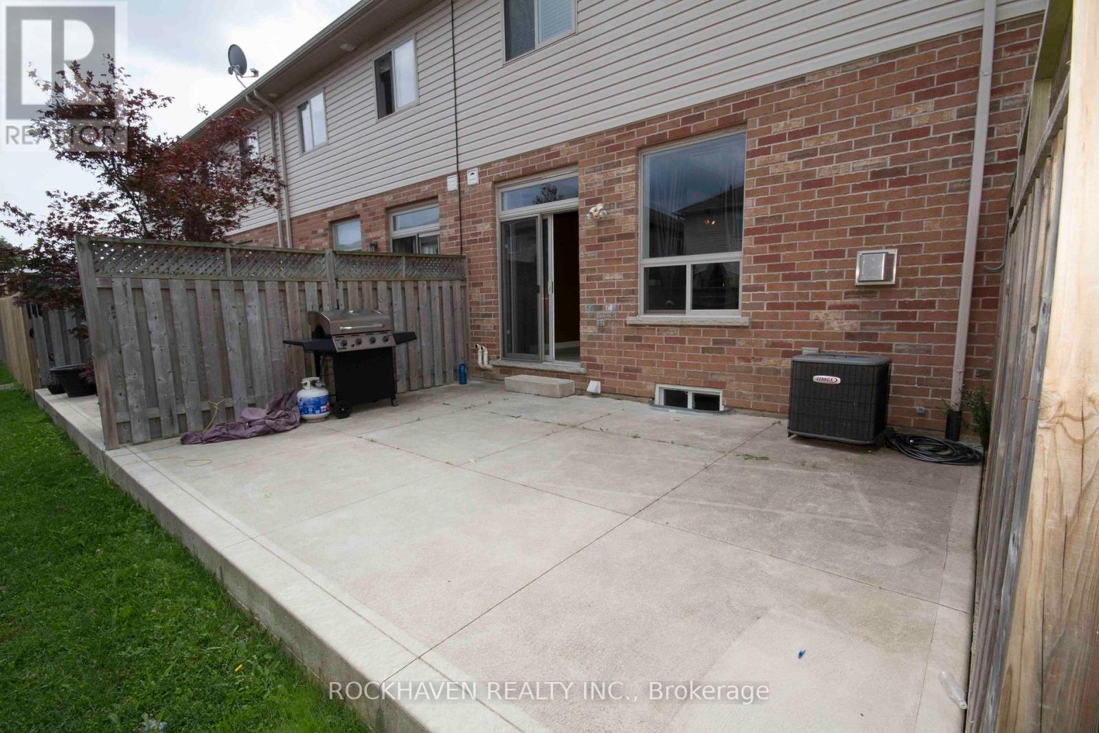 108 Marina Point Crescent, Hamilton, Ontario  L8E 0E4 - Photo 16 - X12714798