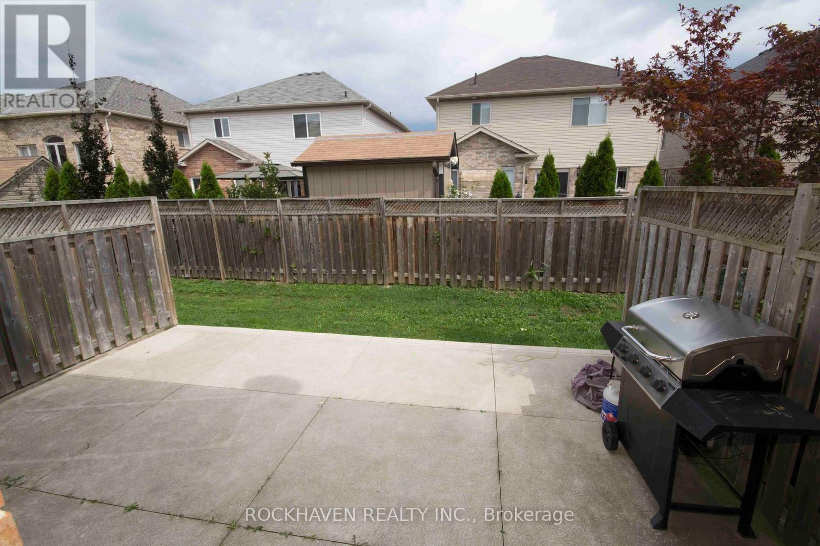 108 Marina Point Crescent, Hamilton, Ontario  L8E 0E4 - Photo 17 - X12714798