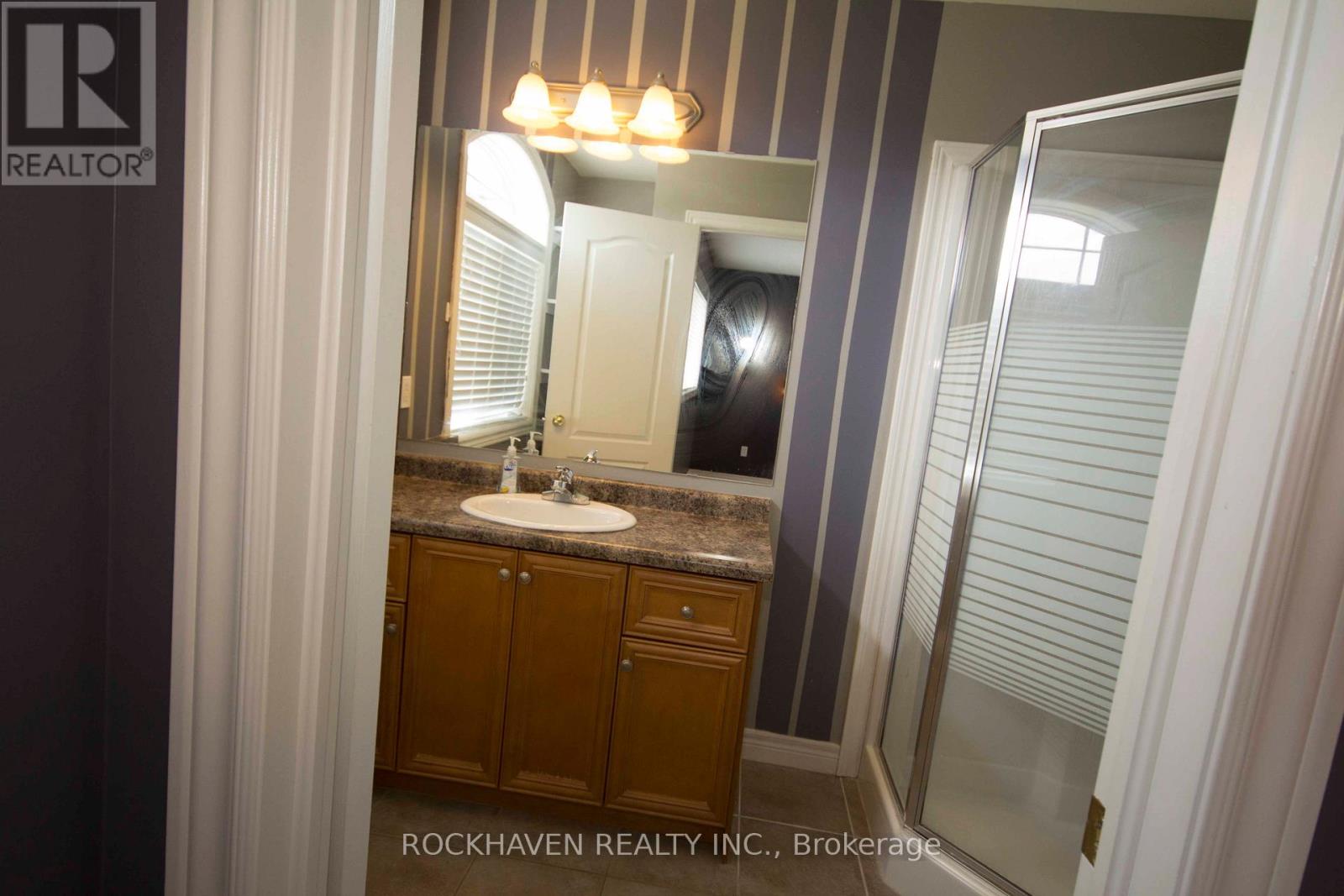 108 Marina Point Crescent, Hamilton, Ontario  L8E 0E4 - Photo 8 - X12714798