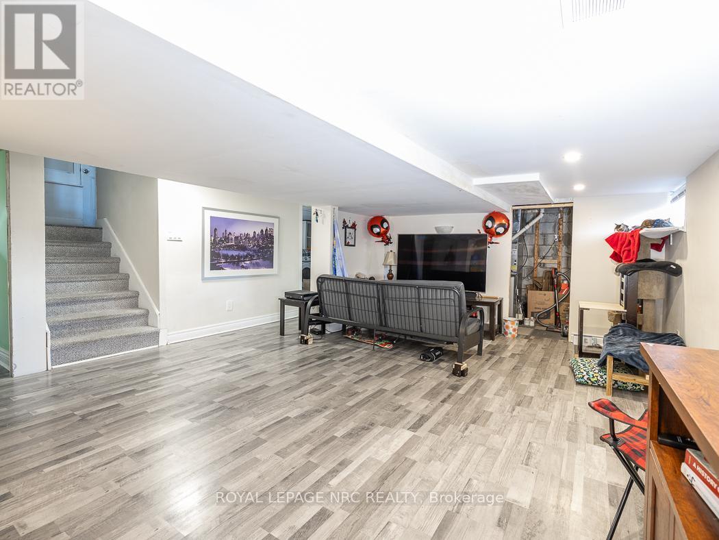 14 Oakwood Avenue, St. Catharines, Ontario  L2P 1L1 - Photo 14 - X12714800