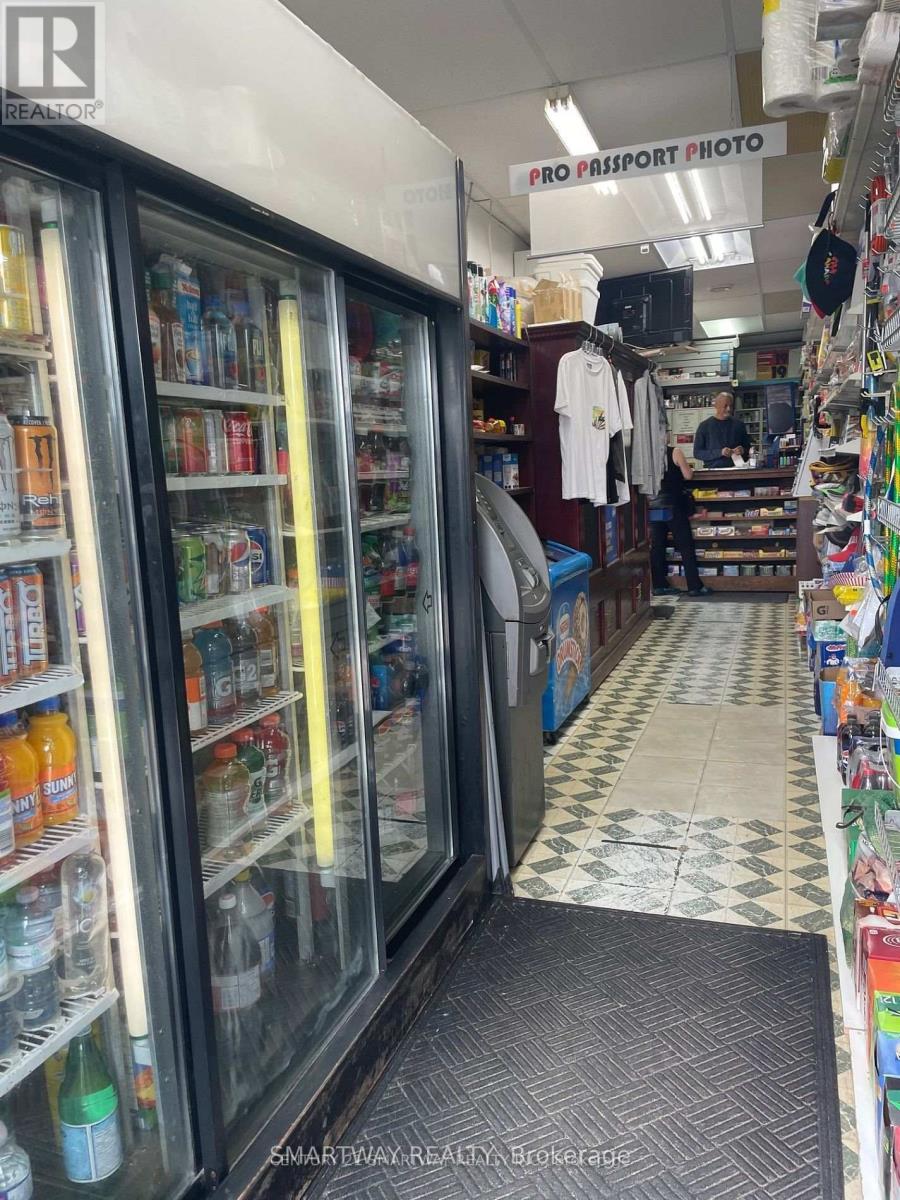 5 Windward Drive, Grimsby, Ontario  L3M 4E8 - Photo 4 - X12714818