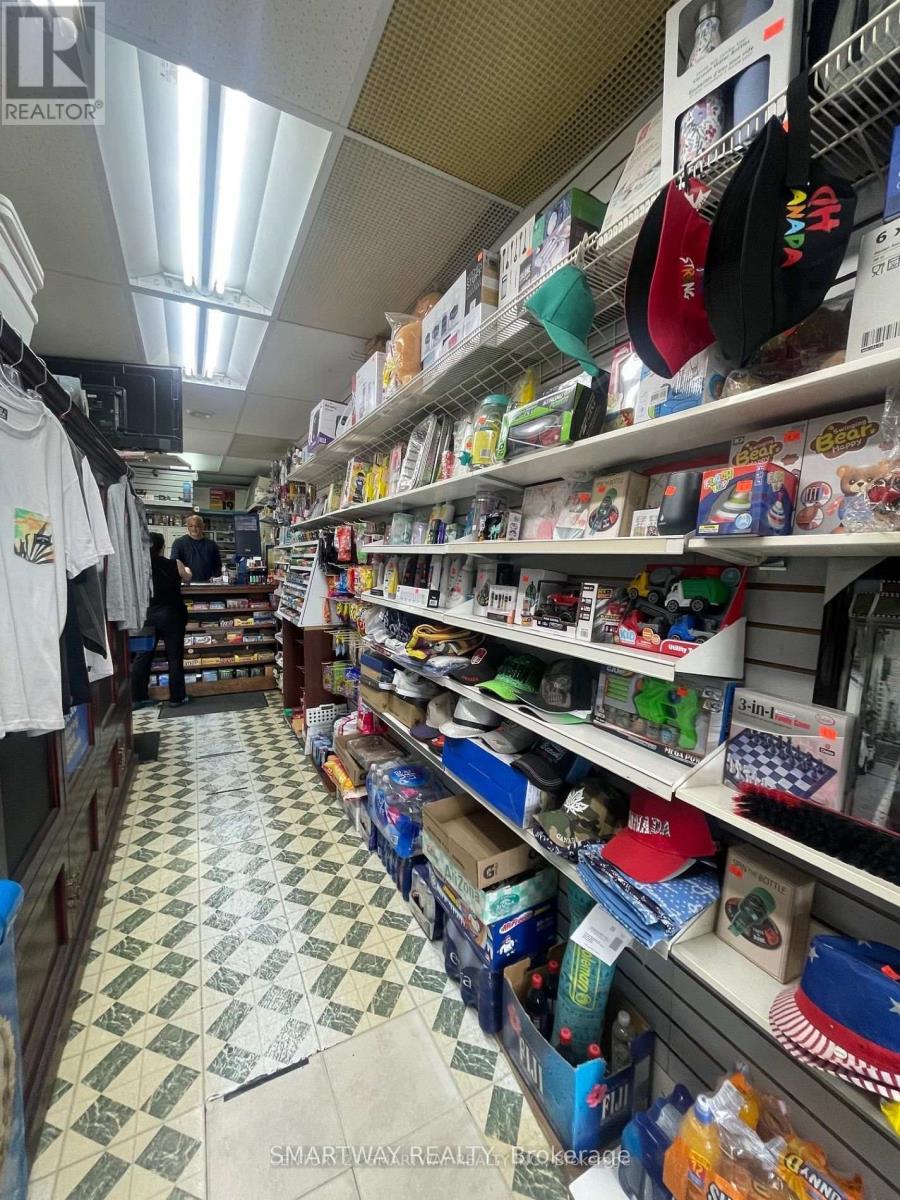 5 Windward Drive, Grimsby, Ontario  L3M 4E8 - Photo 5 - X12714818