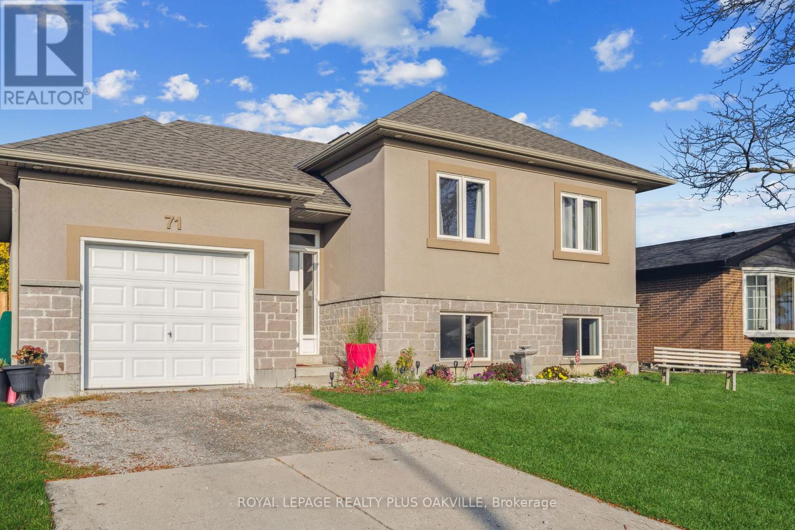 71 LOCHEED DRIVE, Hamilton, Ontario