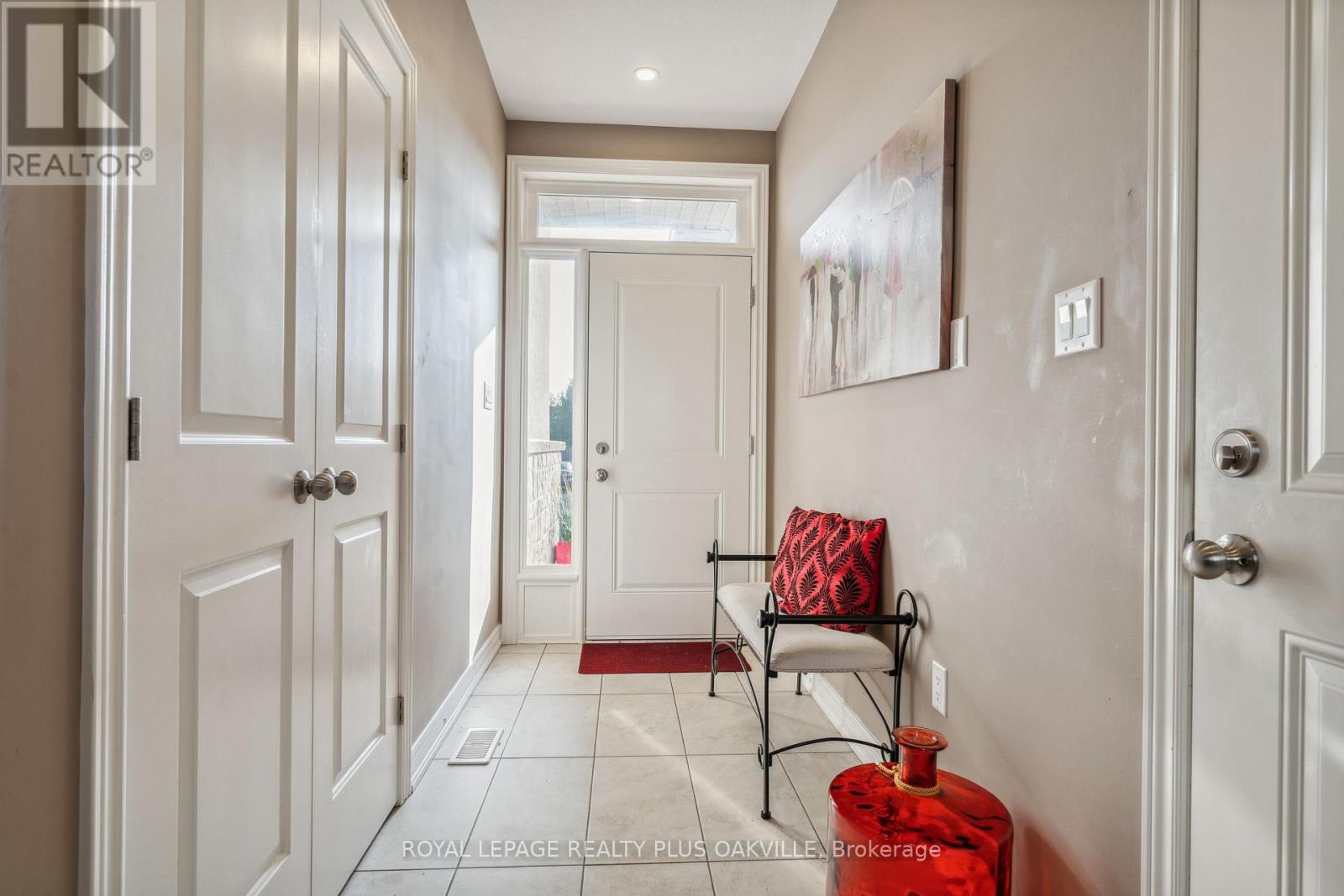 71 Locheed Drive, Hamilton, Ontario  L8T 4L5 - Photo 3 - X12714842