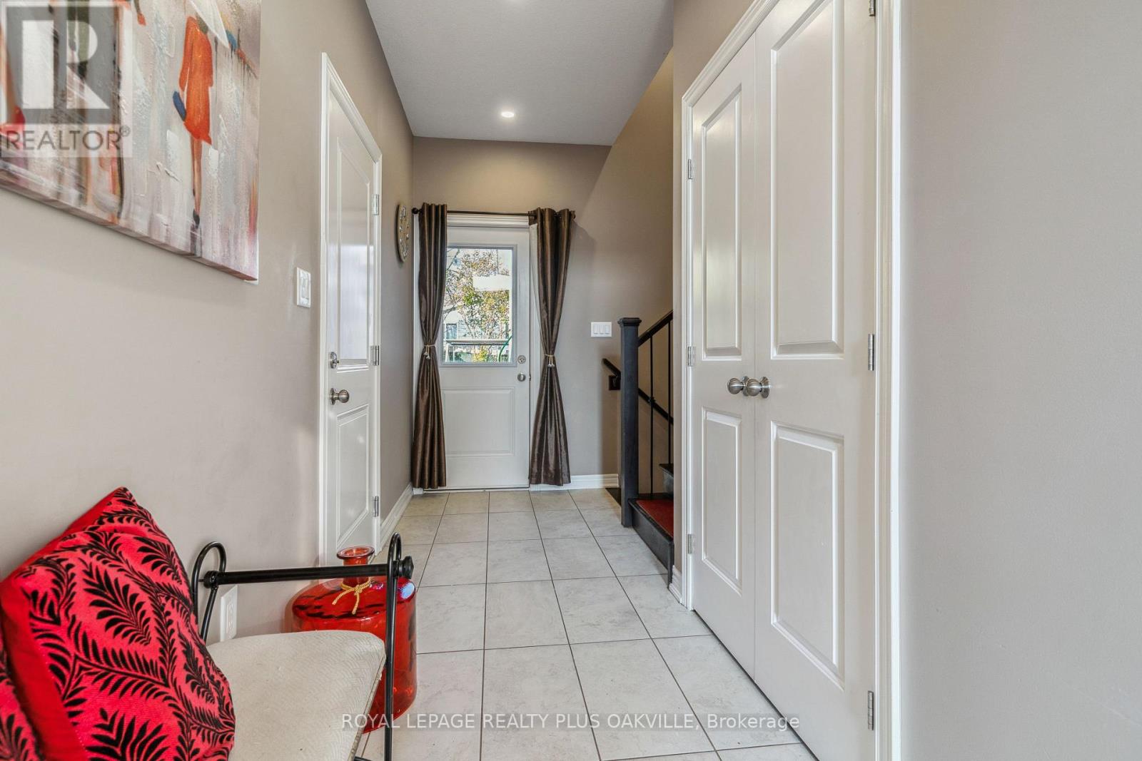 71 Locheed Drive, Hamilton, Ontario  L8T 4L5 - Photo 4 - X12714842