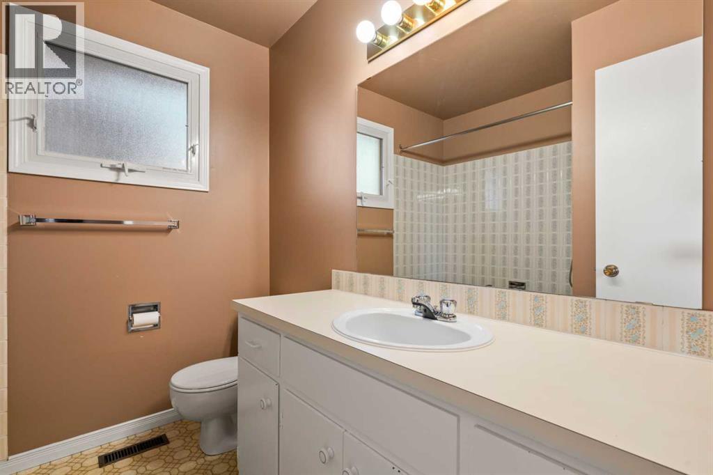 123 Parkside Place Se, Calgary, Alberta  T2J 4K2 - Photo 13 - A2280066