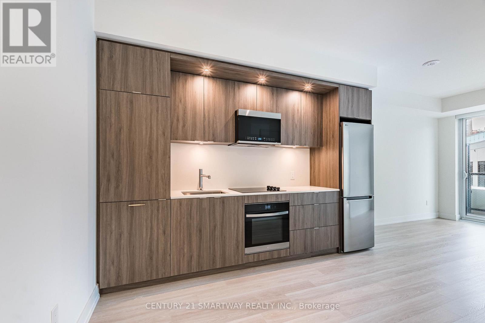 510 - 60 Central Park Roadway, Toronto, Ontario  M9A 0E6 - Photo 11 - W12647958