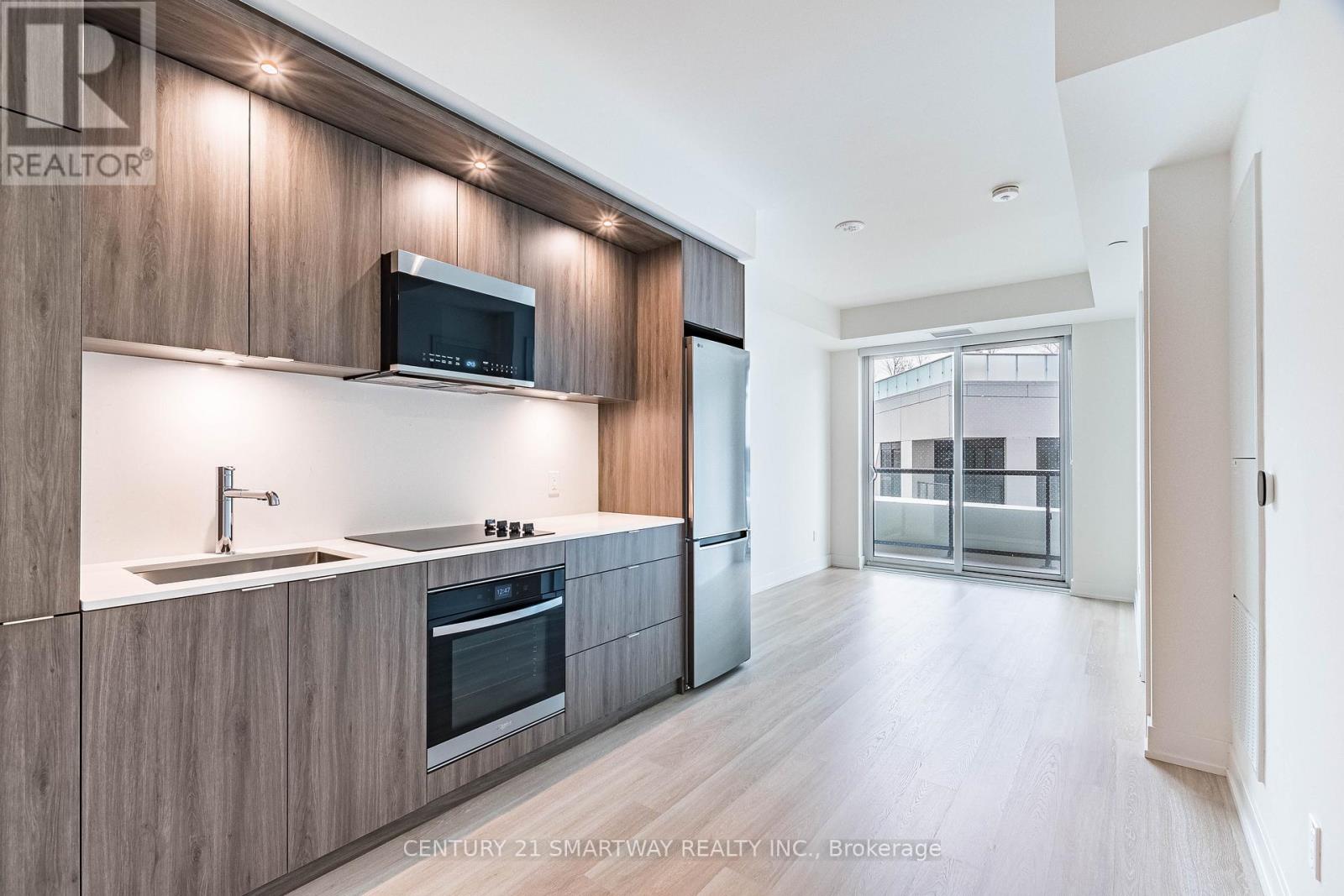 510 - 60 Central Park Roadway, Toronto, Ontario  M9A 0E6 - Photo 12 - W12647958