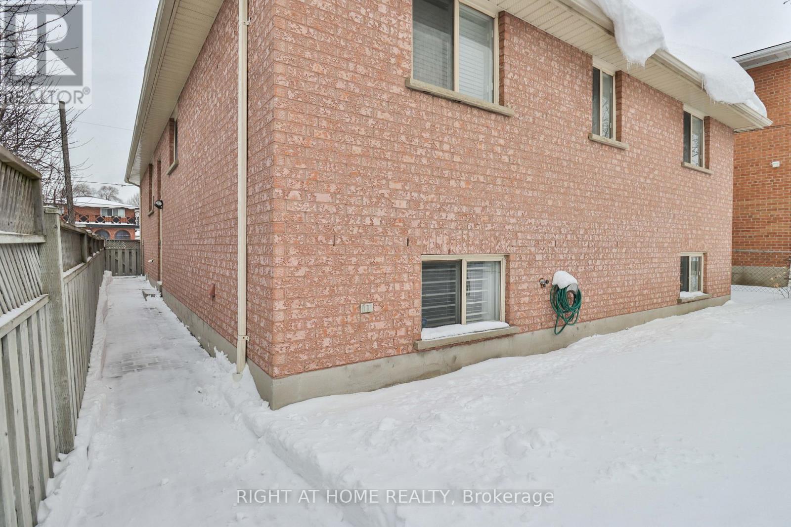 459 Maple Leaf Drive, Toronto, Ontario  M6L 1R1 - Photo 35 - W12714022