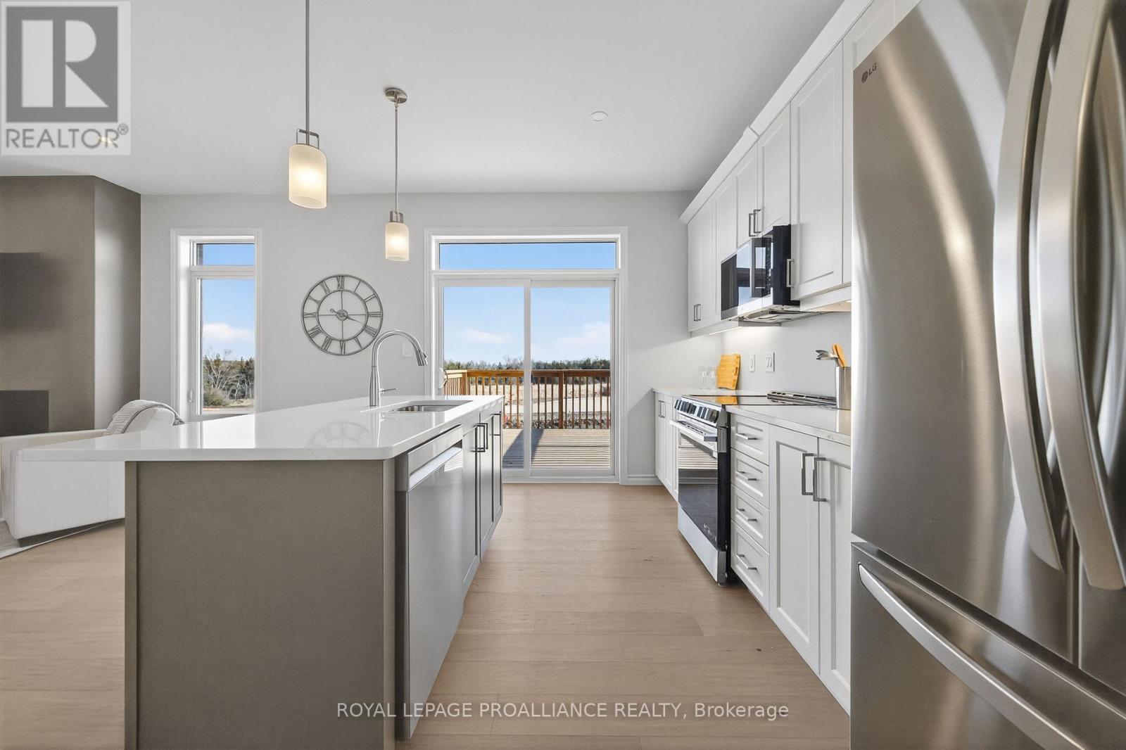 14 Peace River Street, Belleville, Ontario  K8N 0V6 - Photo 9 - X12714894