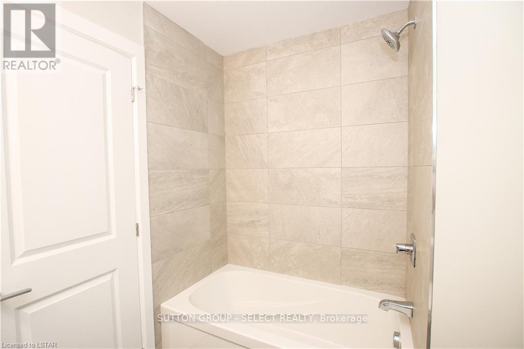 59 - 601 Lions Park Drive, Strathroy-Caradoc, Ontario  N0L 1W0 - Photo 17 - X12714934