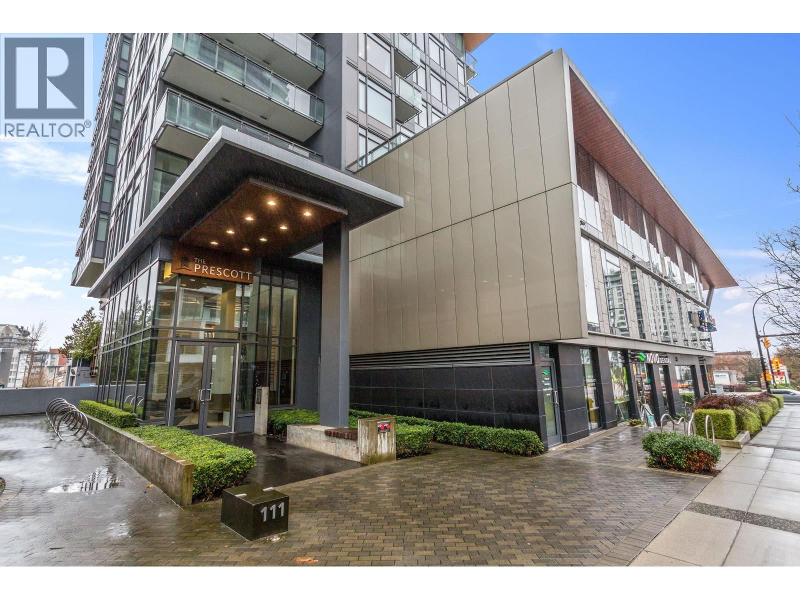 1006 111 E 13th Street, North Vancouver, British Columbia  V7L 0C7 - Photo 2 - R3081464