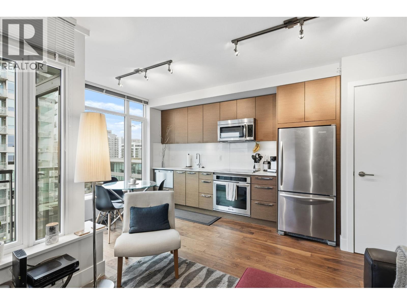 1006 111 E 13th Street, North Vancouver, British Columbia  V7L 0C7 - Photo 5 - R3081464