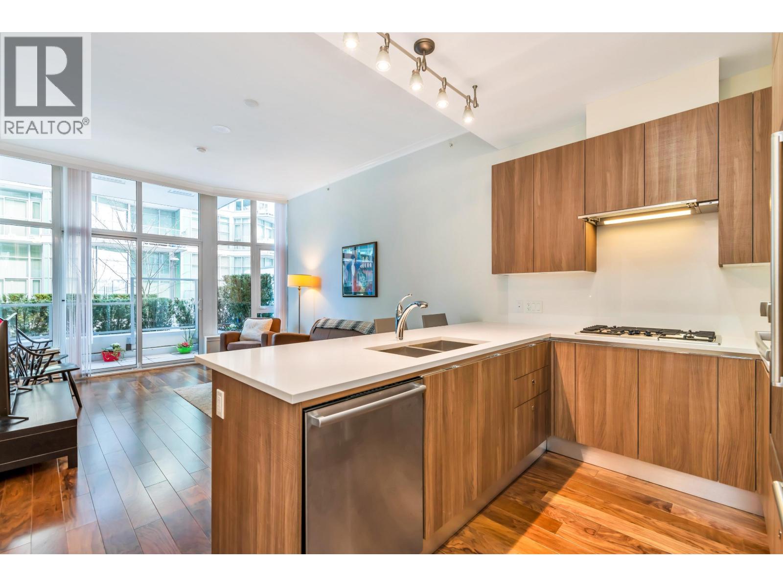 103 185 Victory Ship Way, North Vancouver, British Columbia  V7L 0G2 - Photo 10 - R3081475