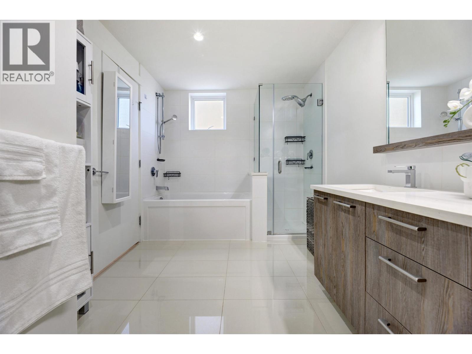 306 625 E 3rd Street, North Vancouver, British Columbia  V7L 1G6 - Photo 14 - R3081505