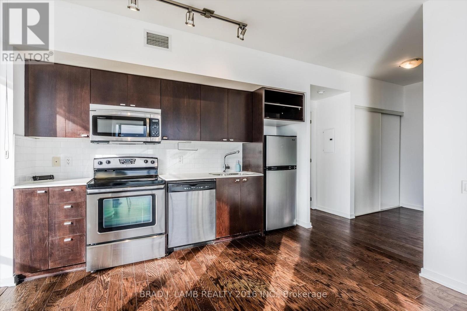 1305 - 103 The Queensway, Toronto, Ontario  M6S 5B3 - Photo 7 - W12703216