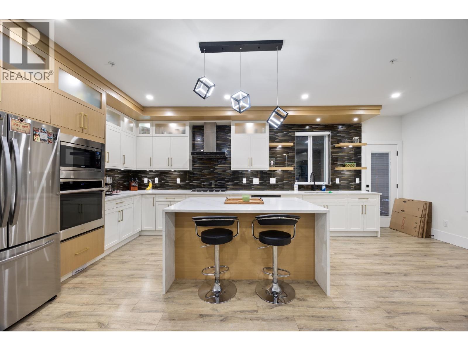 10500 Mcveety Street, Maple Ridge, British Columbia  V2W 0K3 - Photo 7 - R3081461