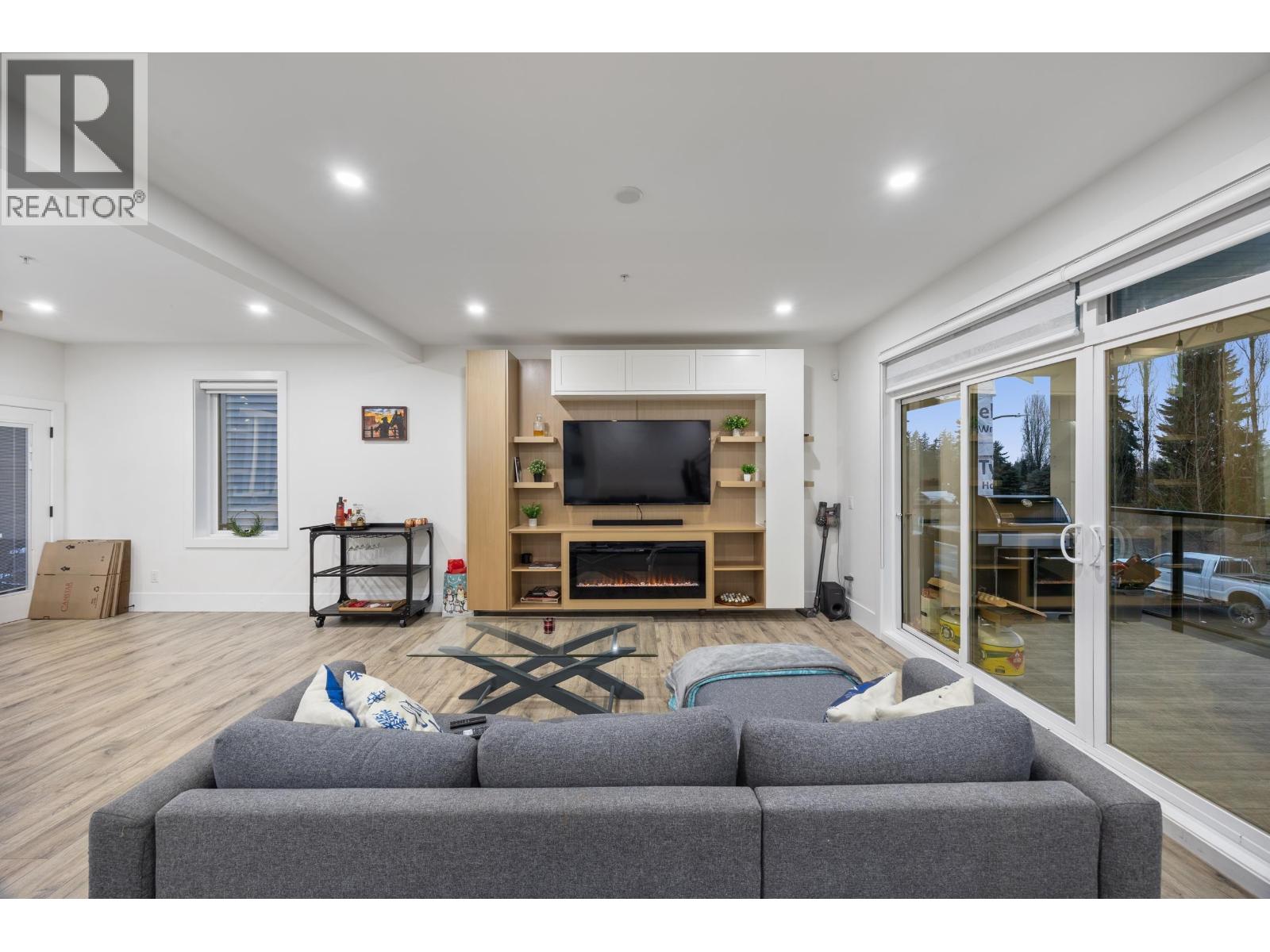 10500 Mcveety Street, Maple Ridge, British Columbia  V2W 0K3 - Photo 9 - R3081461