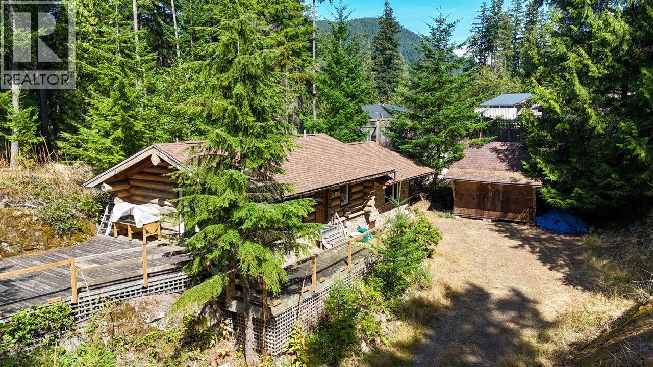 360 SALAL ROAD, Bowen Island, British Columbia