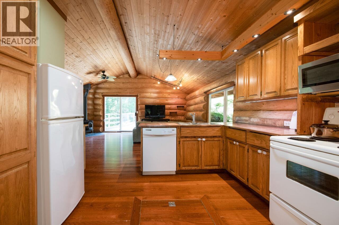 360 Salal Road, Bowen Island, British Columbia  V0N 1G2 - Photo 17 - R3081467