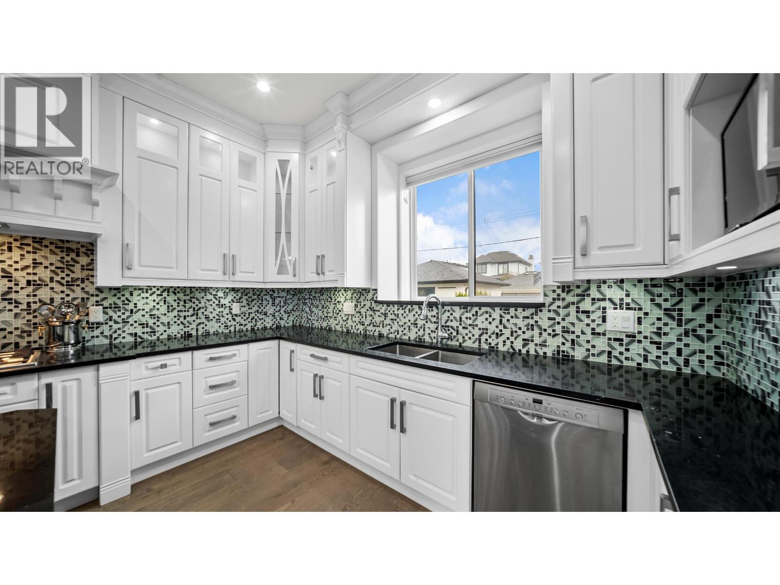 8068 Haig Street, Vancouver, British Columbia  V6P 4R9 - Photo 12 - R3081469