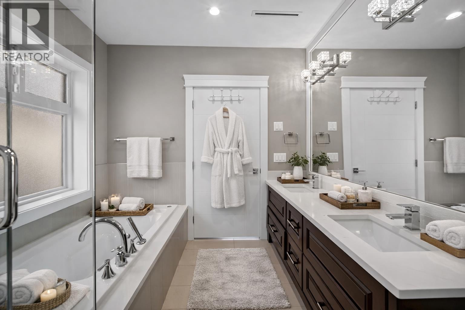 8068 Haig Street, Vancouver, British Columbia  V6P 4R9 - Photo 5 - R3081469