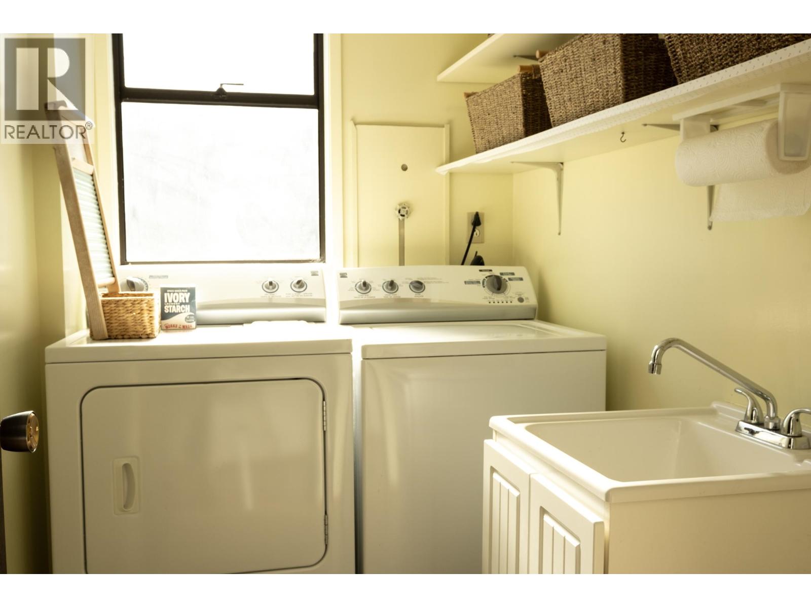 670 Fairmont Road, Gibsons, British Columbia  V0N 1V9 - Photo 30 - R3081472