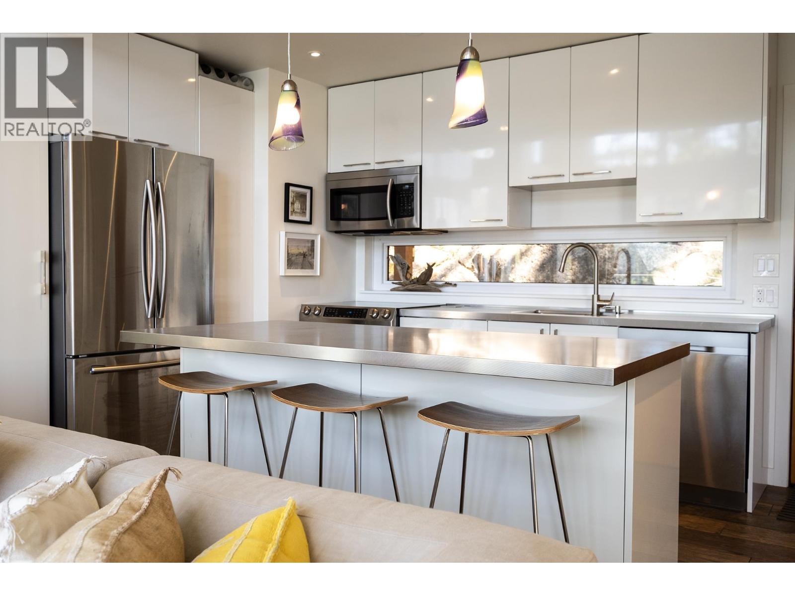 6815 Sandy Hook Trail, Sechelt, British Columbia  V7Z 0C9 - Photo 15 - R3081501