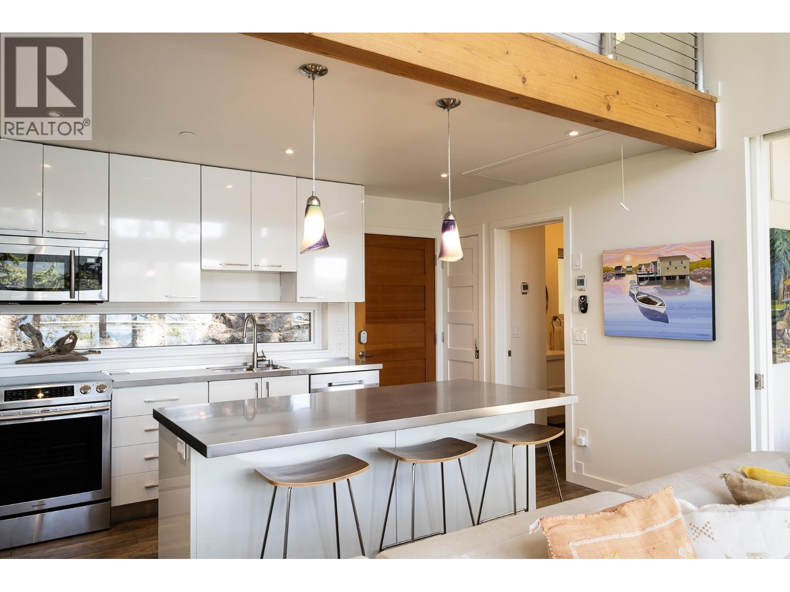 6815 Sandy Hook Trail, Sechelt, British Columbia  V7Z 0C9 - Photo 9 - R3081501