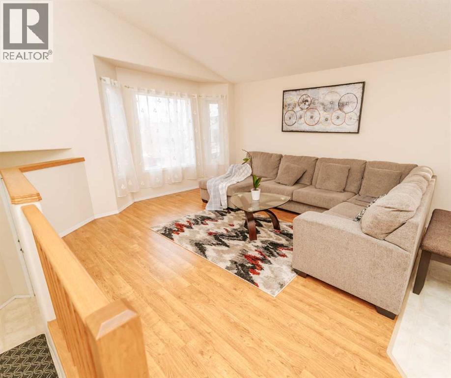 54 Kodiak Crescent N, Lethbridge, Alberta  T1H 6S4 - Photo 5 - A2278585