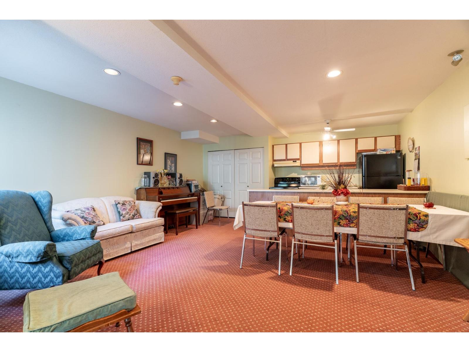 204 15130 Roper Avenue, White Rock, British Columbia  V4B 2E7 - Photo 34 - R3081478