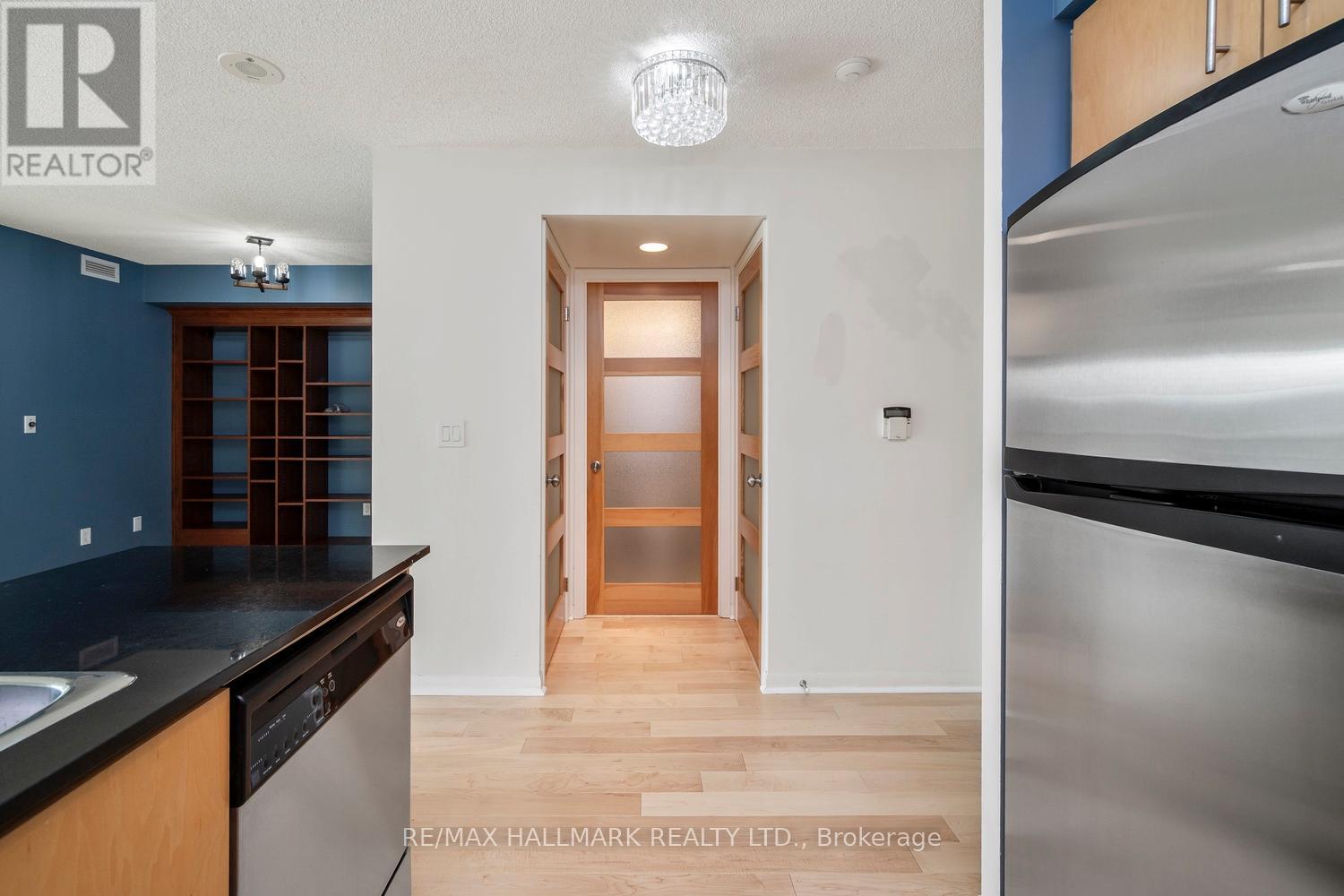 410 - 219 Fort York Boulevard, Toronto, Ontario  M6H 1A5 - Photo 7 - C12714902