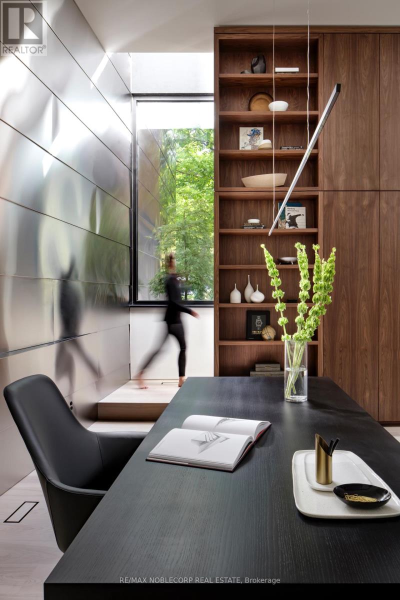 7 Waxwing Place, Toronto, Ontario  M3C 1N5 - Photo 21 - C12714930