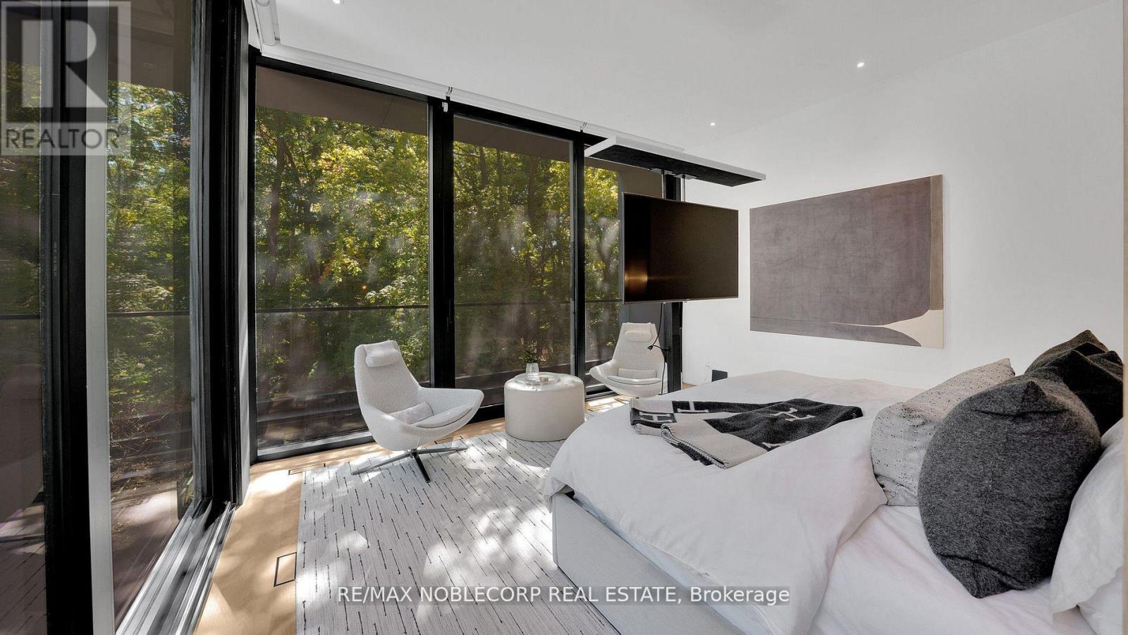 7 Waxwing Place, Toronto, Ontario  M3C 1N5 - Photo 25 - C12714930