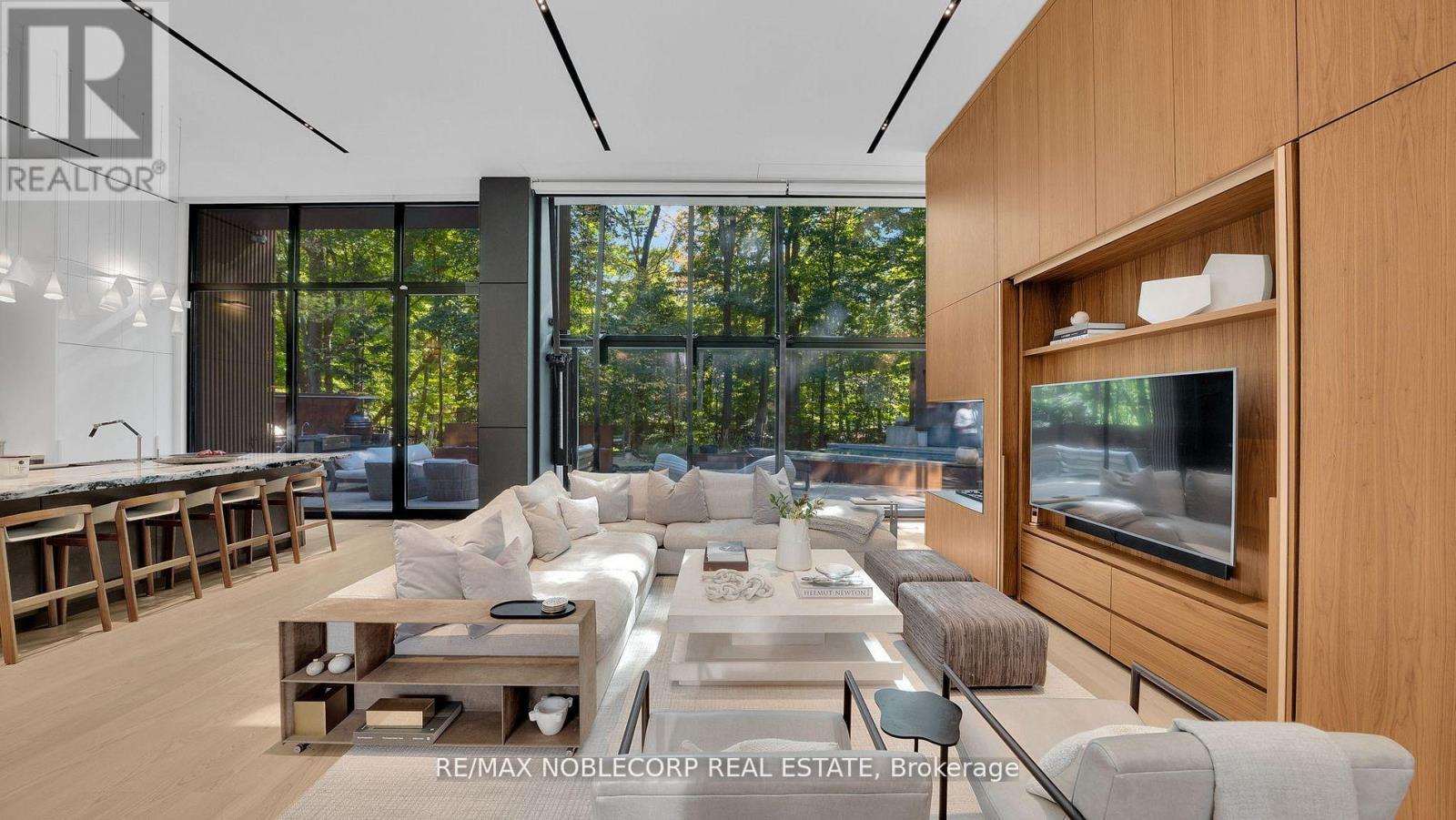 7 Waxwing Place, Toronto, Ontario  M3C 1N5 - Photo 7 - C12714930