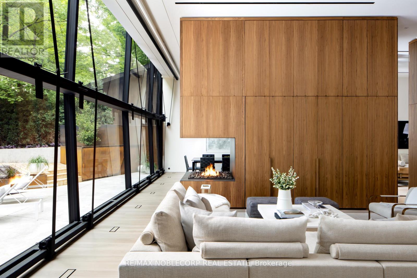 7 Waxwing Place, Toronto, Ontario  M3C 1N5 - Photo 9 - C12714930