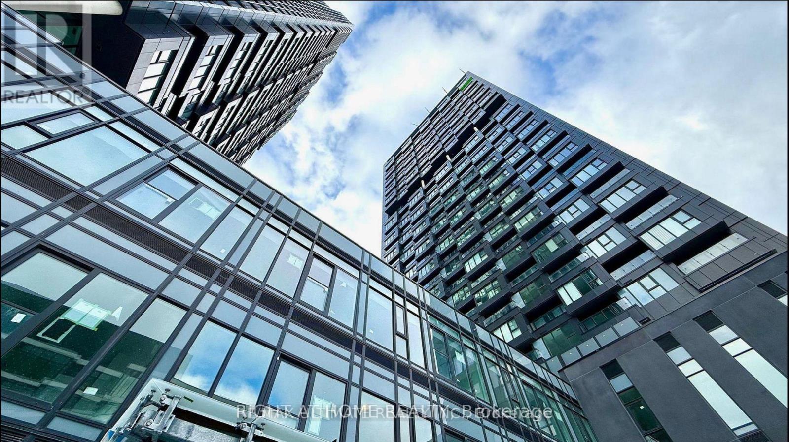 2516 - 1 QUARRINGTON LANE, Toronto, Ontario