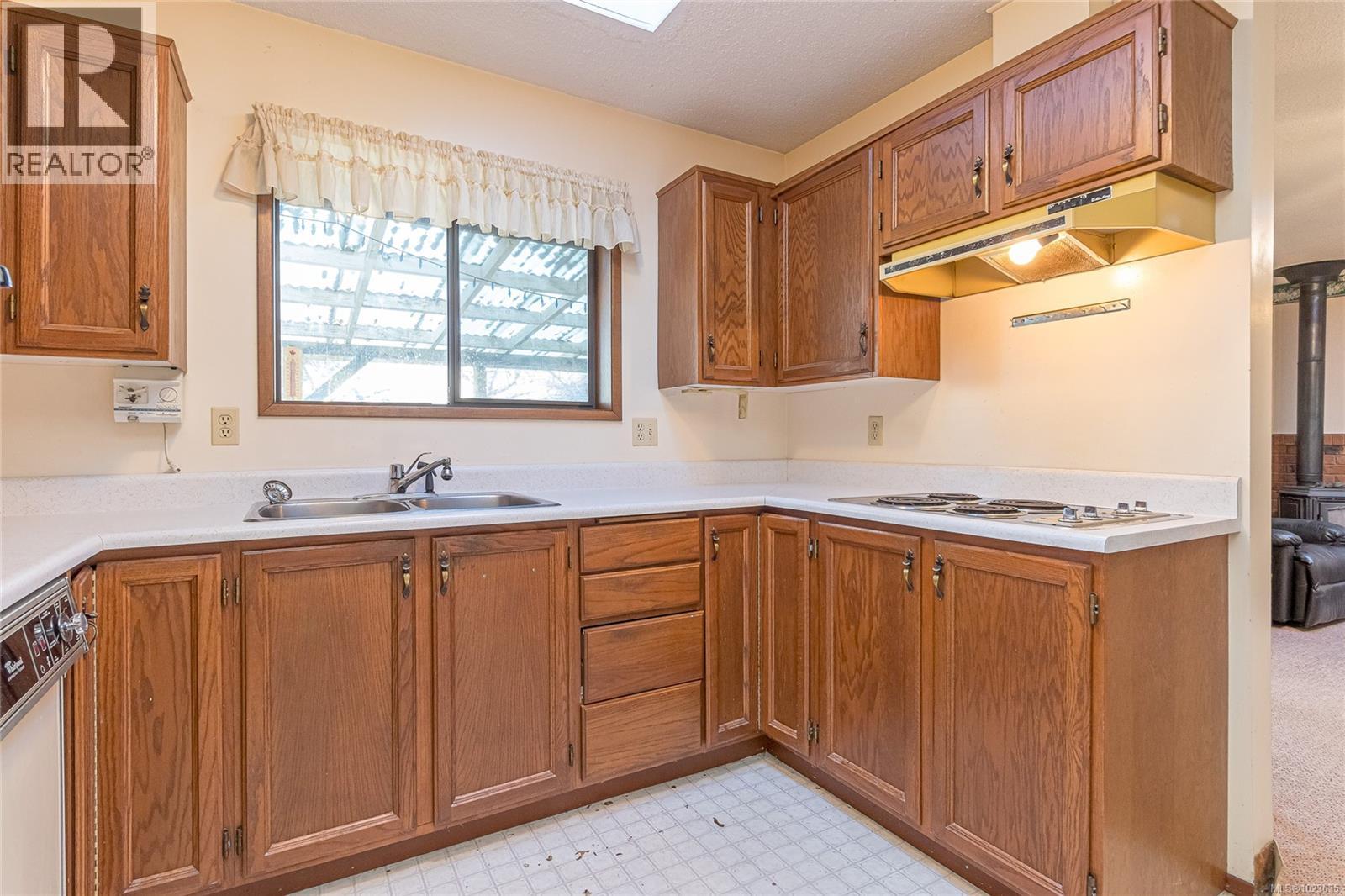 637 Tamarack Dr, Qualicum Beach, British Columbia  V9K 1A8 - Photo 7 - 1023635