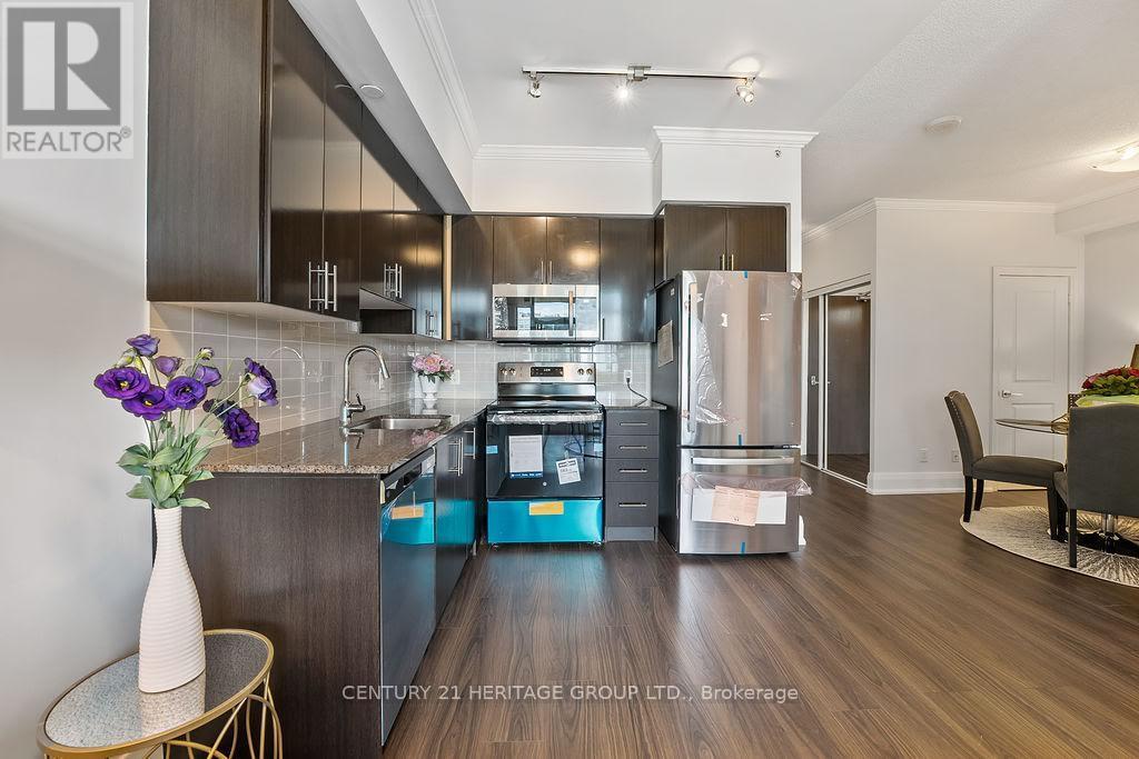 406 - 85 North Park Road, Vaughan, Ontario  L4J 0H9 - Photo 4 - N12714896