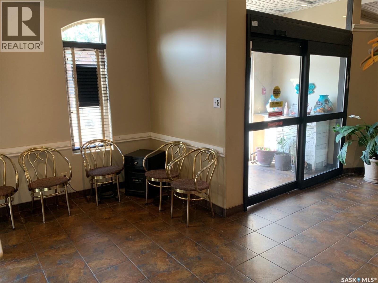 A1 245 Central Avenue N, Swift Current, Saskatchewan  S7H 0S4 - Photo 3 - SK027134