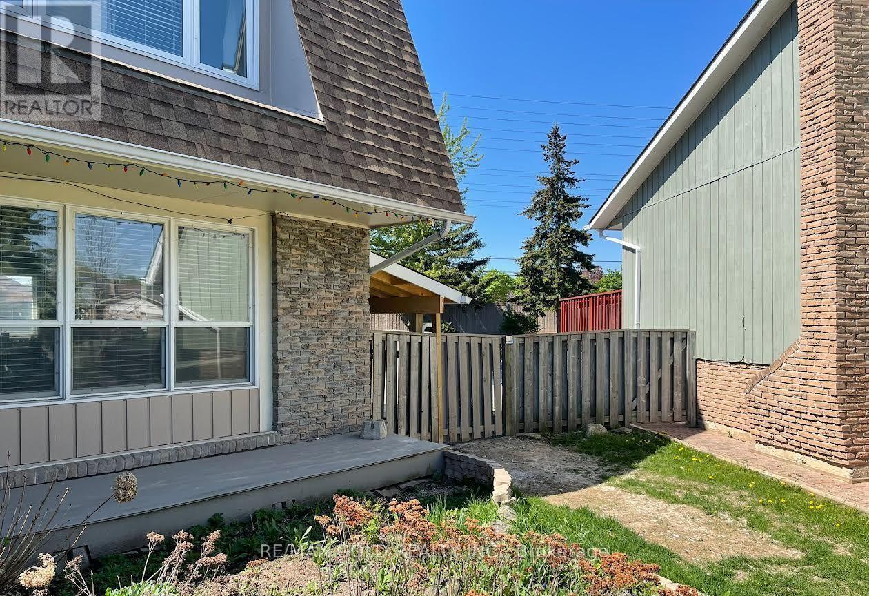 2946 Quetta Mews, Mississauga, Ontario  L5N 1Z7 - Photo 1 - W12714880