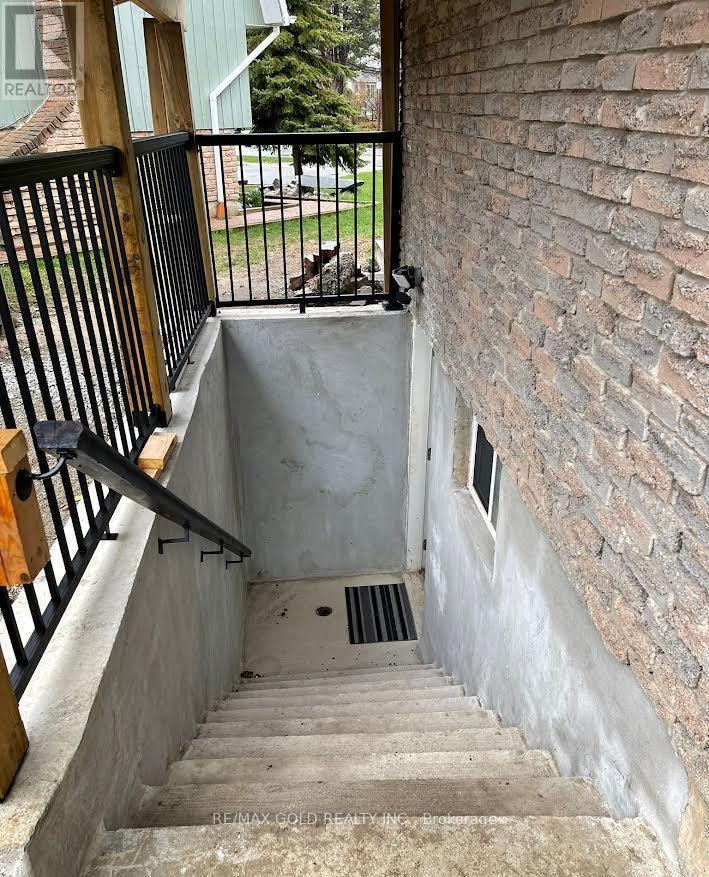 2946 Quetta Mews, Mississauga, Ontario  L5N 1Z7 - Photo 3 - W12714880