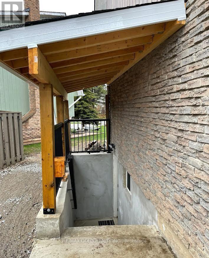 2946 Quetta Mews, Mississauga, Ontario  L5N 1Z7 - Photo 4 - W12714880