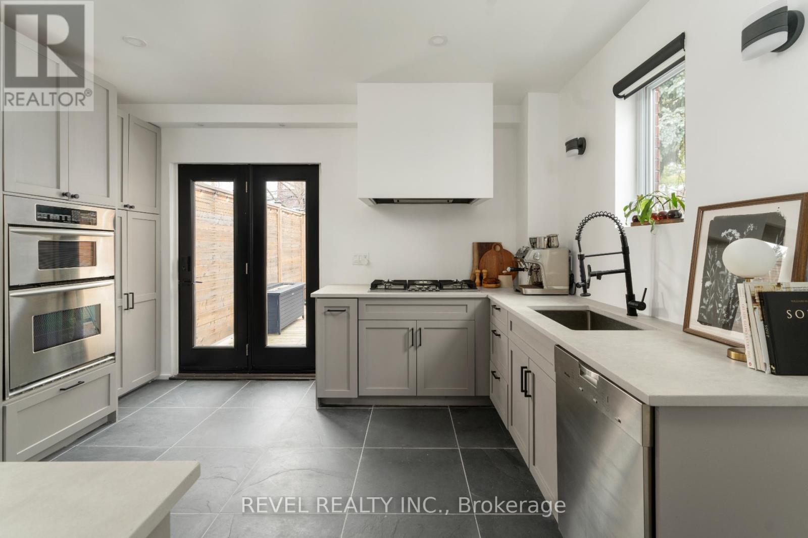 102 Eighth Street, Toronto, Ontario  M8V 3C4 - Photo 13 - W12714892