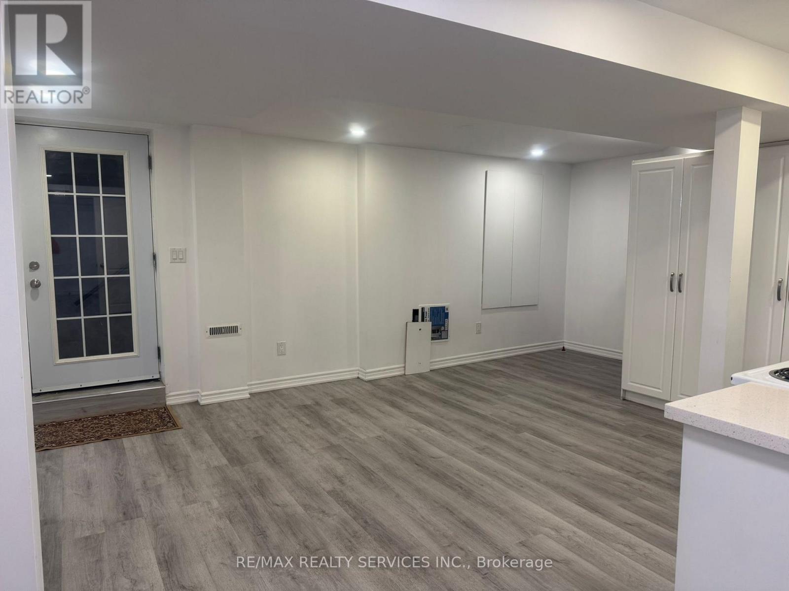 20 Driscoll Drive, Brampton, Ontario  L6Y 3H7 - Photo 5 - W12714962