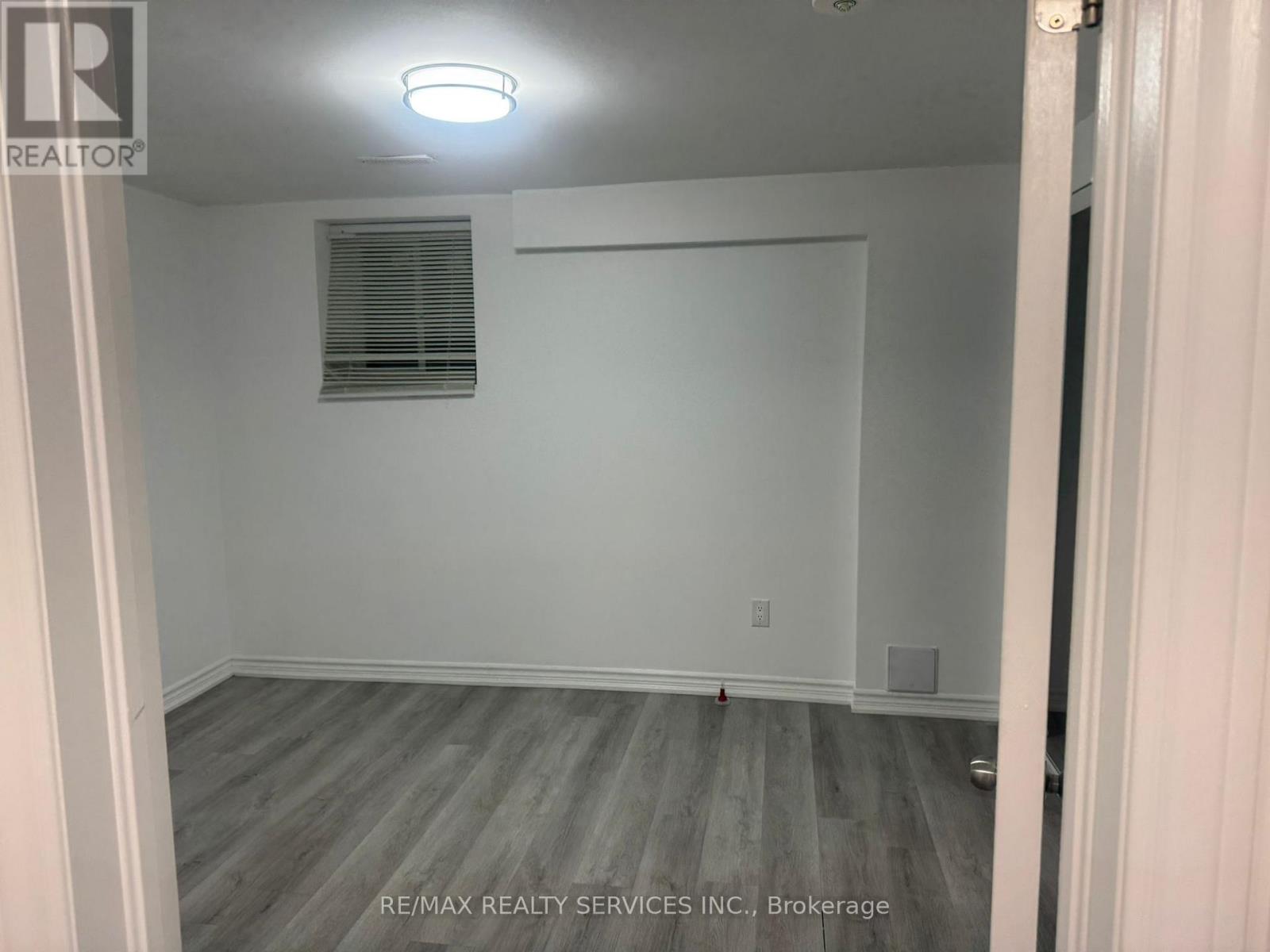 20 Driscoll Drive, Brampton, Ontario  L6Y 3H7 - Photo 9 - W12714962