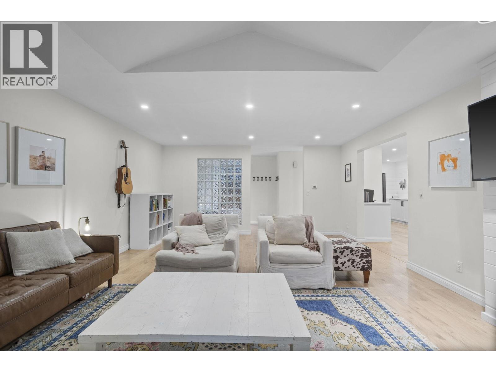 31 Deerwood Place, Port Moody, British Columbia  V3H 4X7 - Photo 6 - R3081401